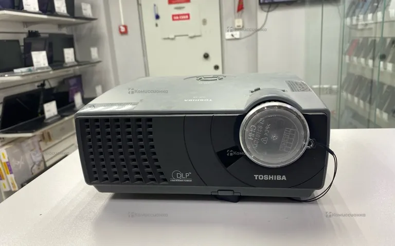 Проектор  toshiba tdp-s8
