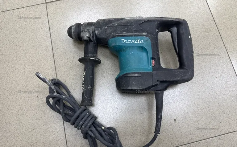 Перфоратор makita HR3200C