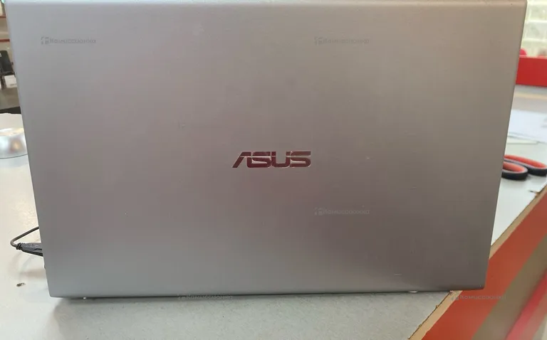 Ноутбук ASUs vivobook 15 i3-10