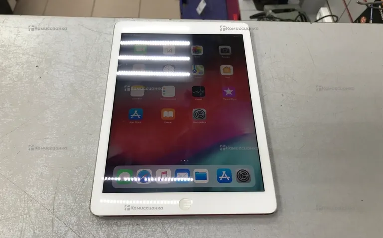 Планшет Apple iPad Air 16гб