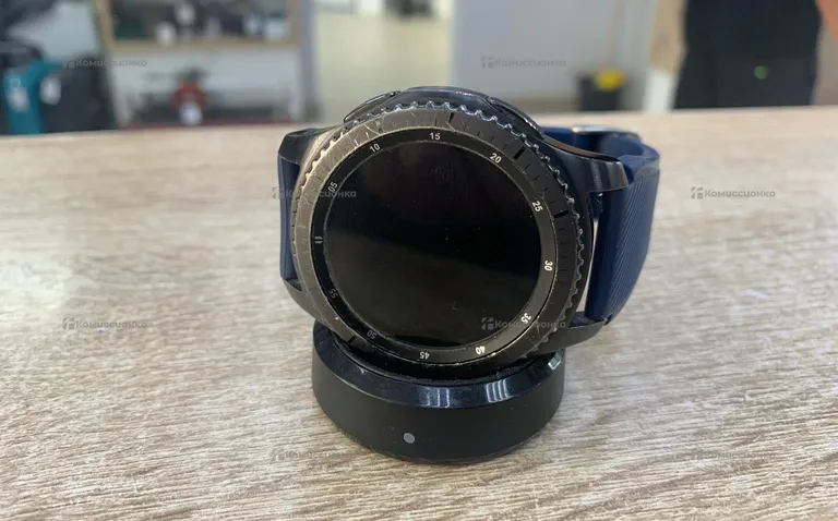 Часы  Samsung Gear S3