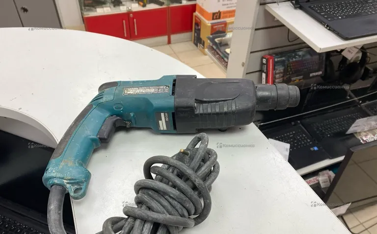 Перфоратор Makita HR2450