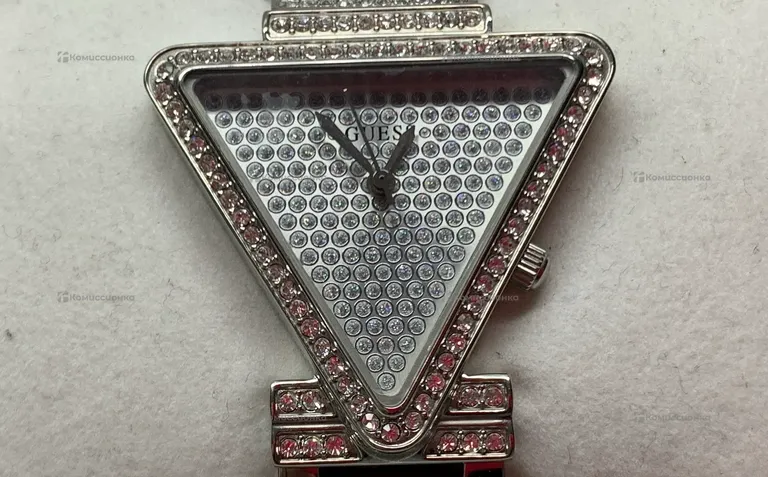 Часы  Guess