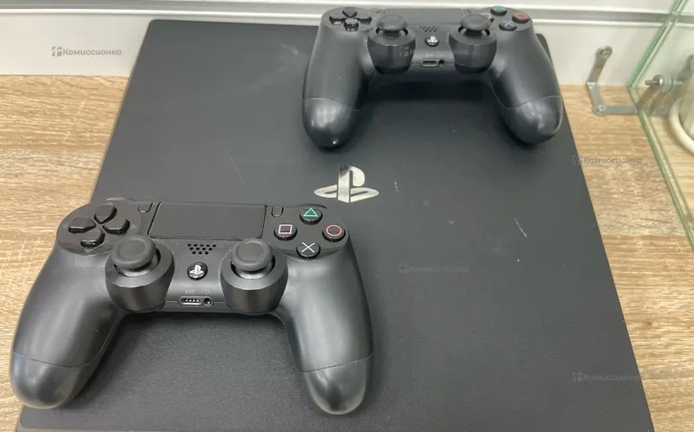 Приставка PS4. pro 1tb
