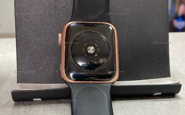 Часы Apple Watch SE 40mm