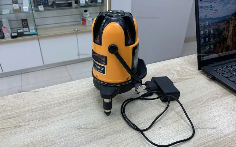Лазерный уровень DEKO Laser 4V1H