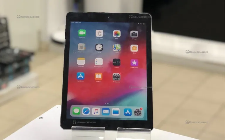 Планшет Apple iPad Air 128Gb Wi-Fi