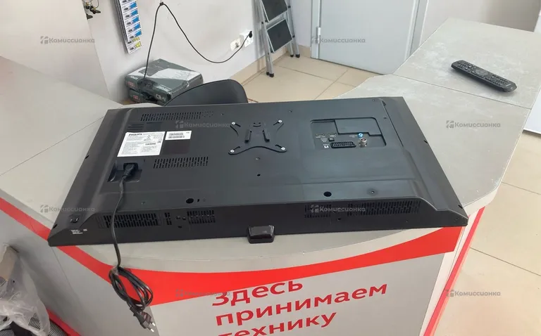 Телевизор Philips 32PFT4100