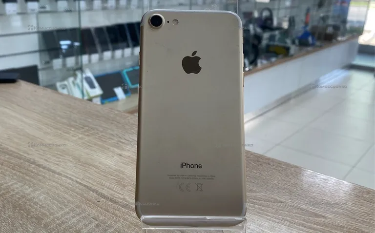 Apple 7 32