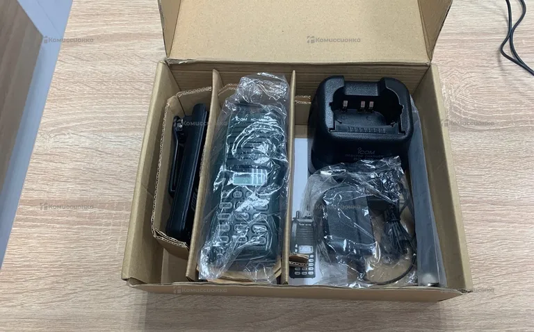 Рация  Icom IC-V8