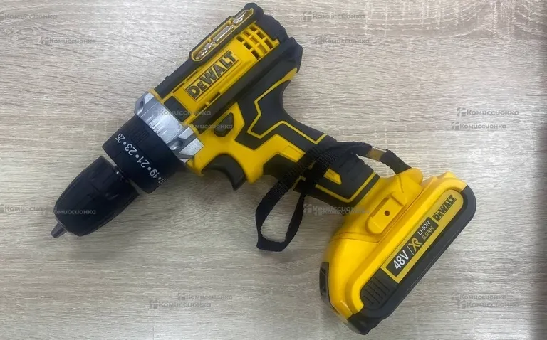 Шуруповерт DeWALT