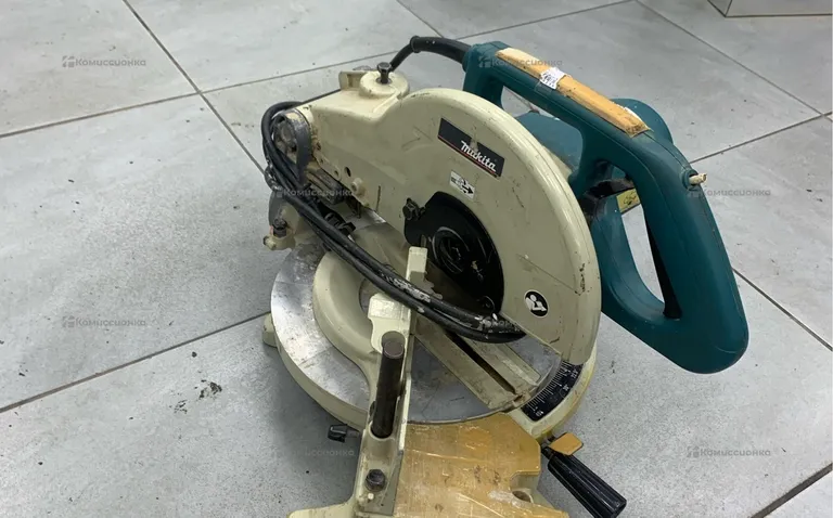 Торцовочная пила Makita LS1040 (LS 1040)