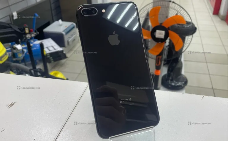 Apple iPhone 8 Plus 64 ГБ