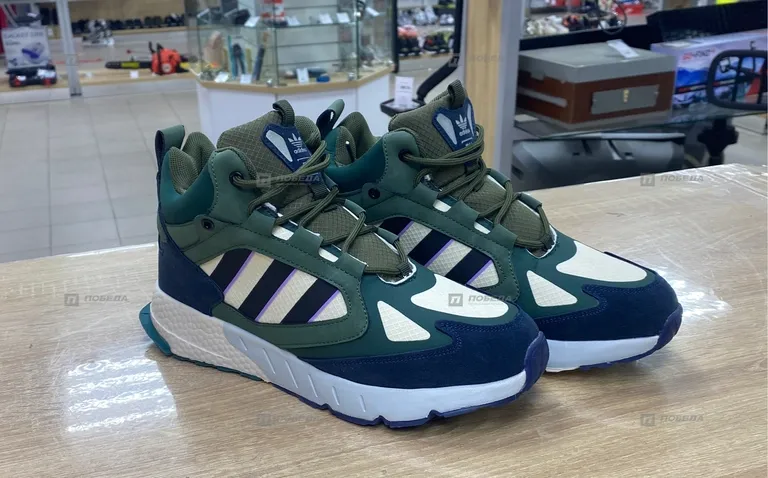 Кроссовки Adidas зимнии размер 41 