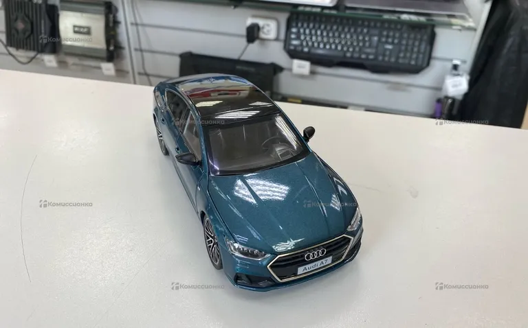 Машинка металическая Audi A7