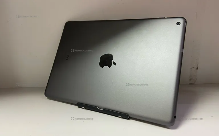 Планшет Apple iPad 9 поколения 64 ГБ