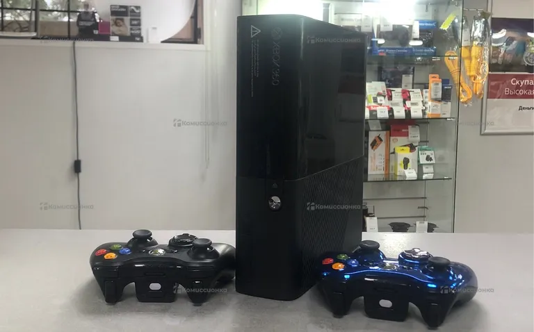 Приставка Xbox 360 E Consle