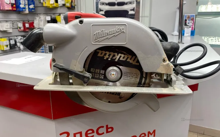 Дисковая пила Milwaukee SCS 65 Q