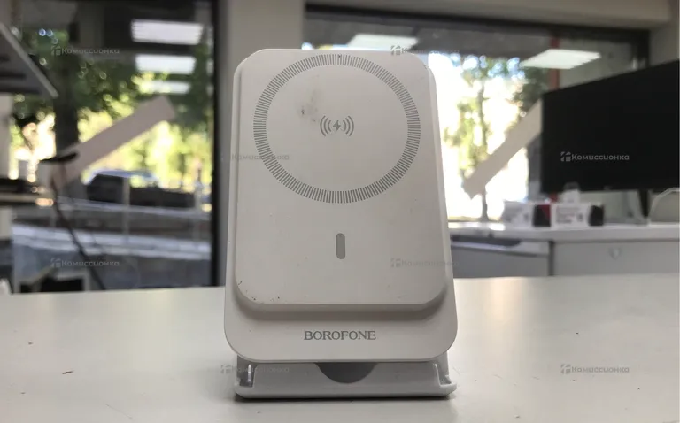 Power Bank  BOROFONE с беспроводной зарядкой