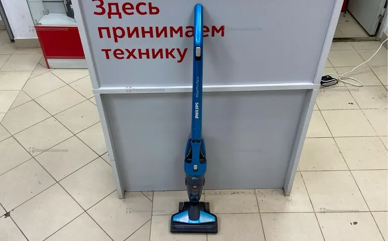 Пылесос вертикальный Philips PowerPro Aqua