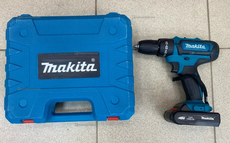 Шуруповерт Makita.