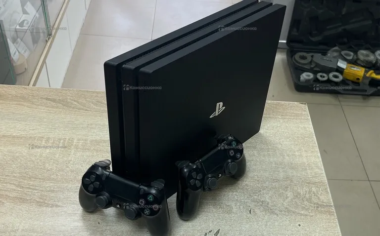 Приставка PS4 Pro 1Tb