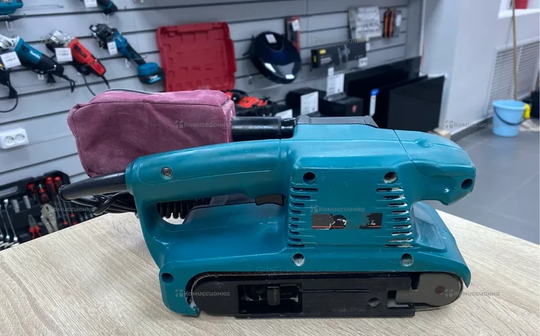 Шлифмашинка Makita 9910