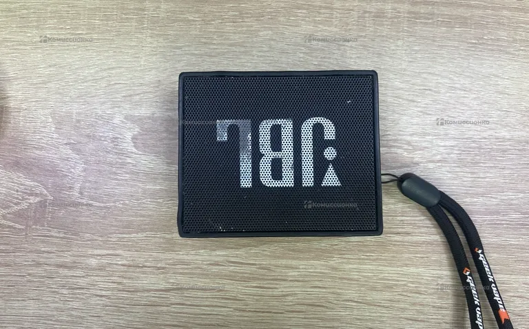 Колонка JBL