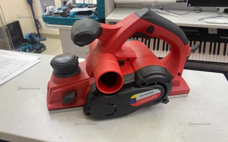 Электрорубанок Felisatti RF110/950