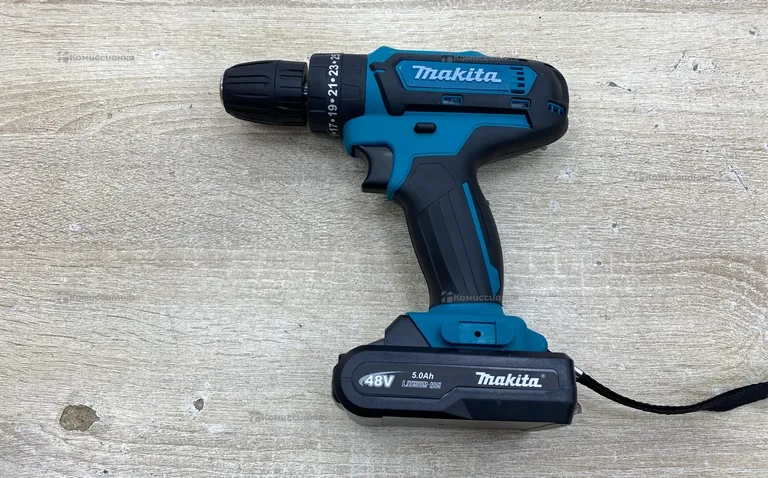 Шуруповерт Makita