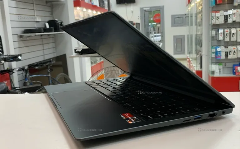 Ноутбук  Digma Pro sprint M