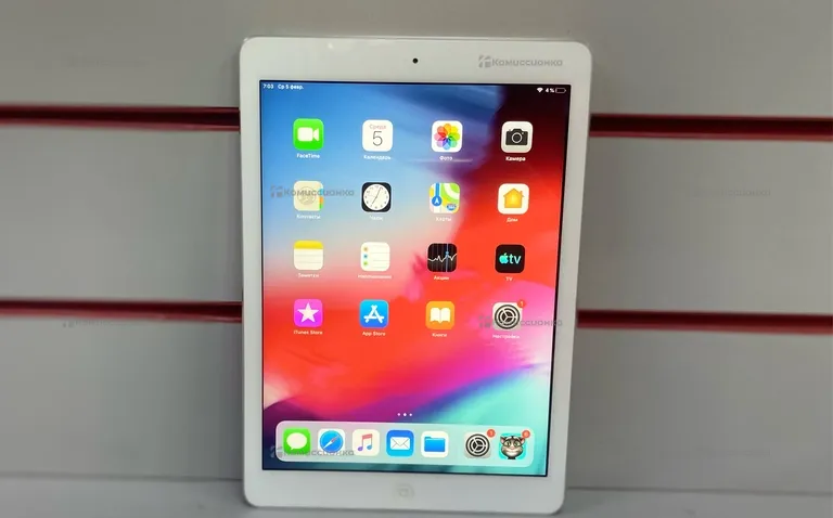 Планшет Apple IPad Air 16GB WiFi