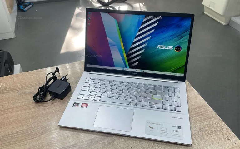 Ноутбук  Asus VivoBook x521