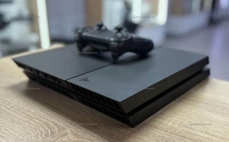 Приставка PS4. ps4 1t