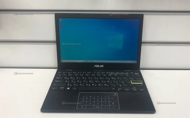 Ноутбук Asus R214M