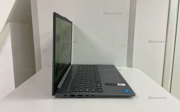 Ноутбук Lenovo IdeaPad Slim 3 15IAN8