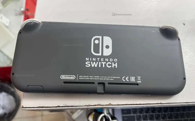Приставка Nintendo Switch Lite .