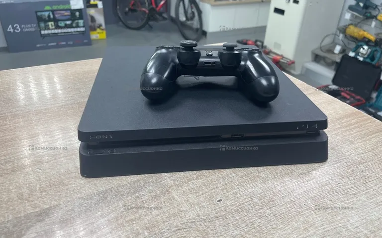 Приставка PS4. ps4 256