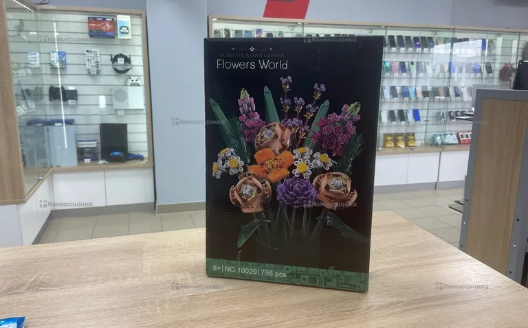 Конструктор набор 756 деталей Flowers World