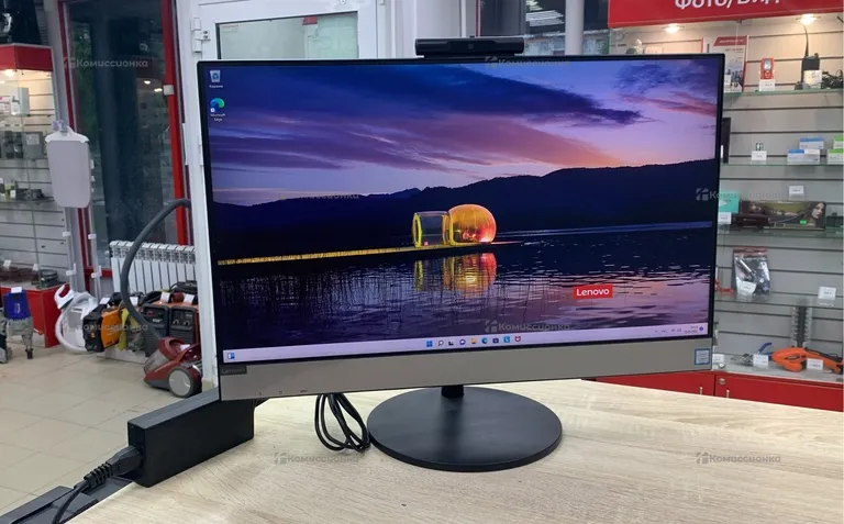 Моноблок  Lenovo i5-9400T