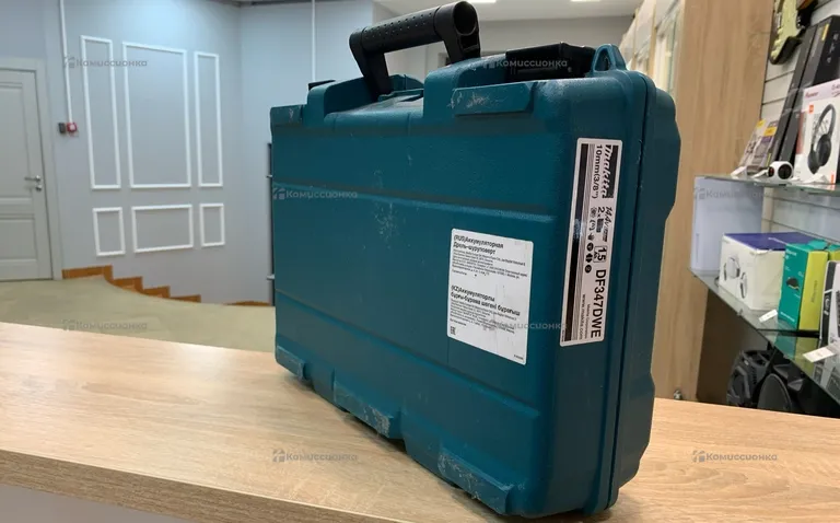 Дрель-шуруповерт makita DF347D