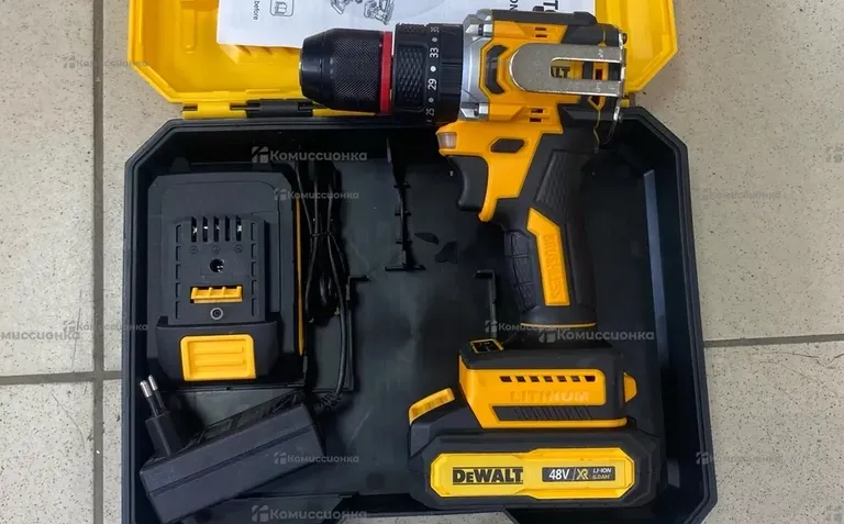 Шуруповерт DeWALT б/щ