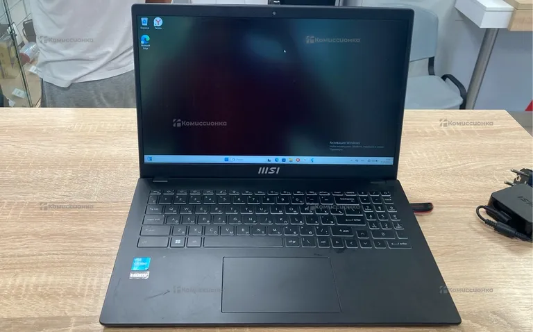 Ноутбук msi modern 15 b12m