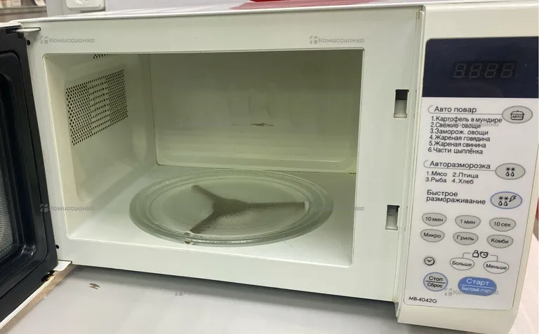 Микроволновая печь  LG MB-4042G