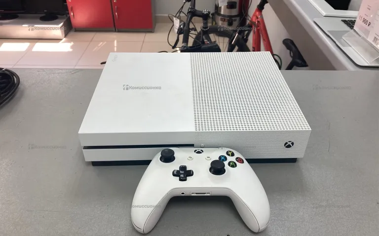 Приставка Xbox One S 512 ГБ с дисководом