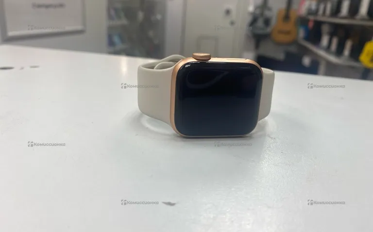 Часы  Apple Watch SE Алюминий 40 мм (1- го поколен