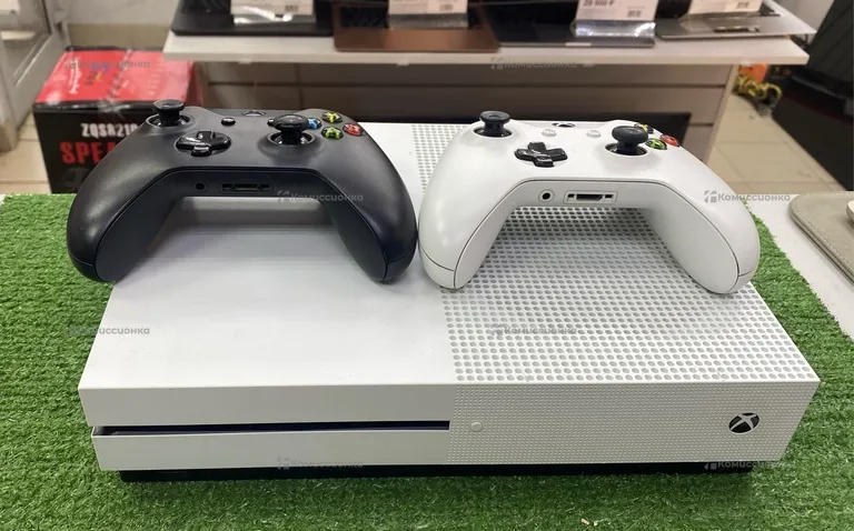 Приставка Xbox One S 512 GB