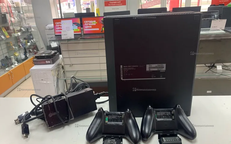 Приставка Xbox One 500Gb