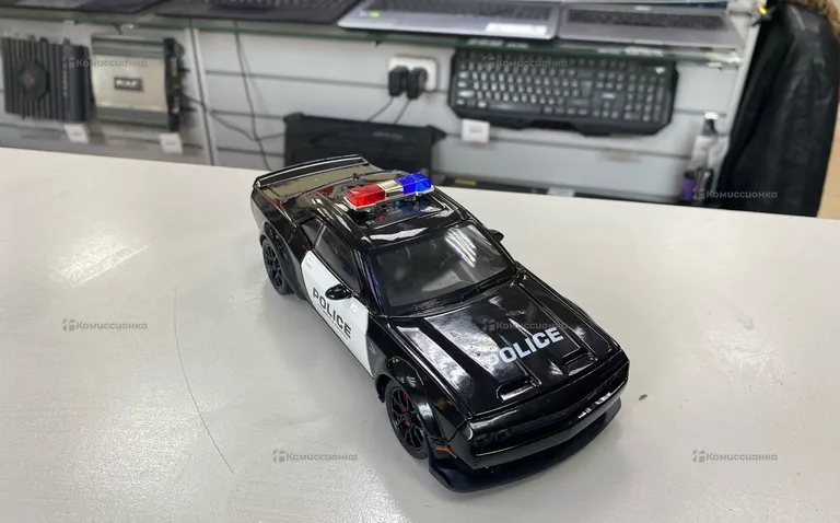 Машинка железная police