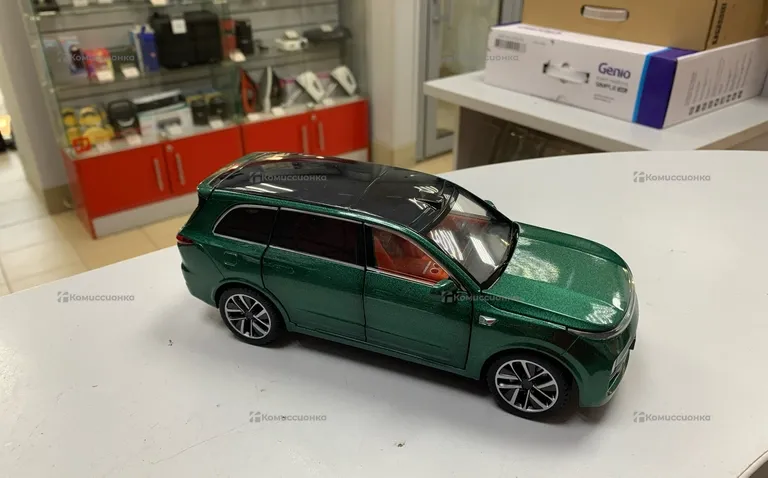 Автомобиль LiXiang L7